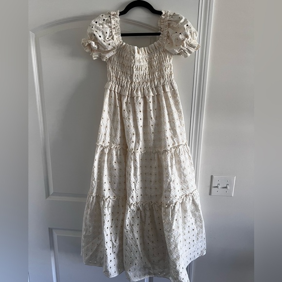 Cream smocked maxi dress with puff sleeve like new - Picture 5 of 5